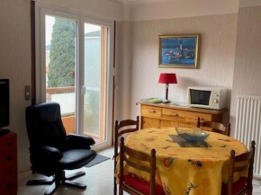 Charmant Studio avec Terrasse, Parking et Wifi - Proche Cure et Centre Ville - FR-1-703-74